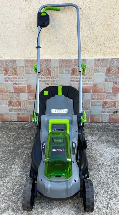 LUX A-RM-2x20 /4/33 SET - Акумулаторна косачка като нова 2x20V 4.0Ah