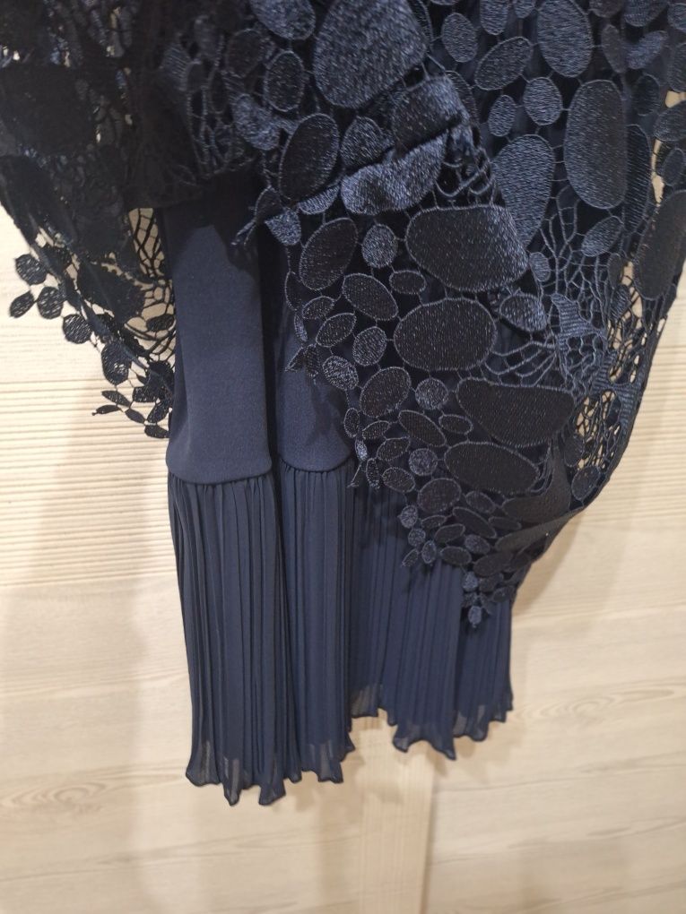 Rochie noua cu eticheta marimea 46
Stare perfecta
Ofer măsurători la c