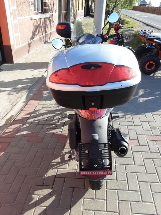 Scuter Aprilia Scarabeo 125
