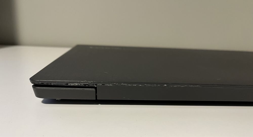 Лаптоп 15.6”  Lenovo V130-15IKB
