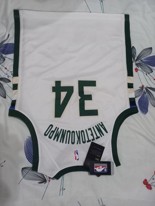 Vând bluza nike NBA