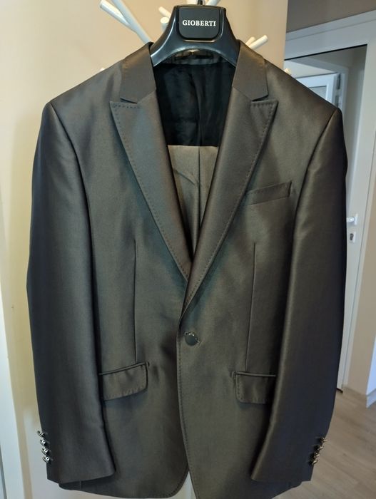 Мъжки Италиански Костюм Коприна и Вълна