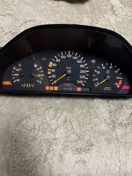 Щиток (панель) приборов w202