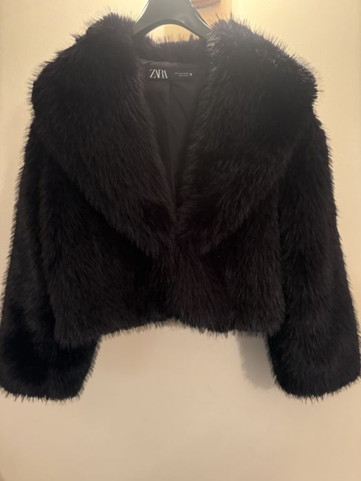 Палто от еко косъм -60лв