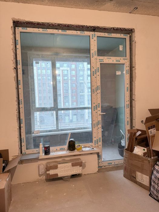 Продам пластиковое окно с дверью