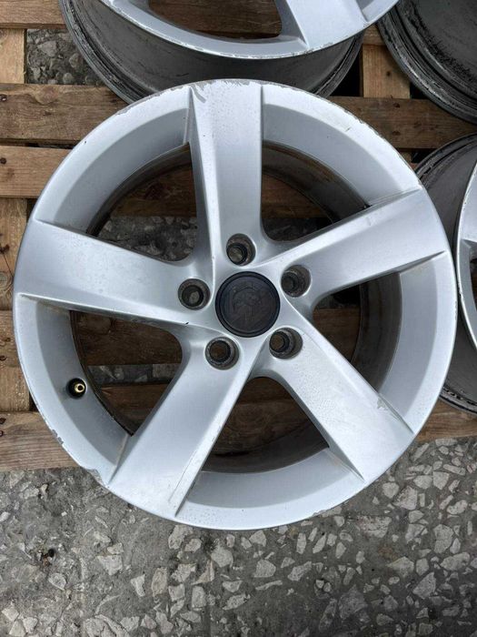 Алуминиеви джанти VW Passat B7 Touran 7Jx16 ET45 3AA601025A ном 210