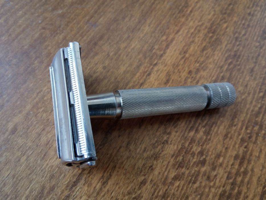 Винтидж метална самобръсначка