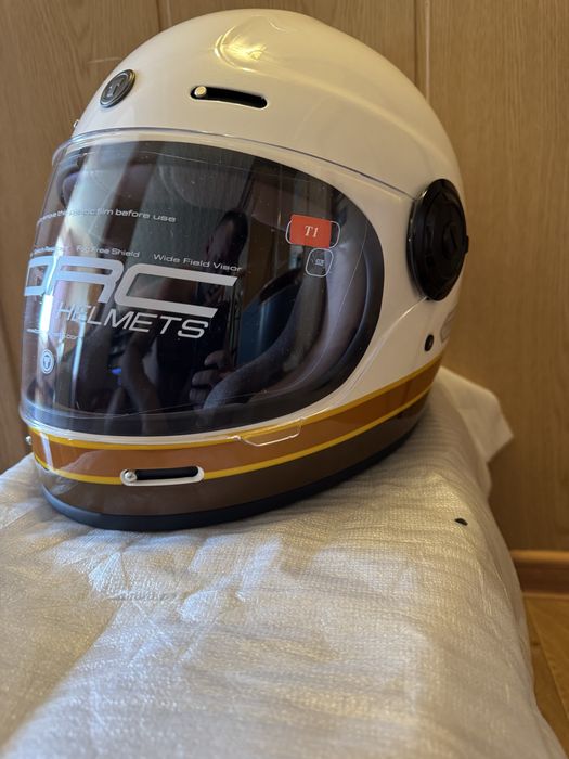 Продам новый шлем TORC t1