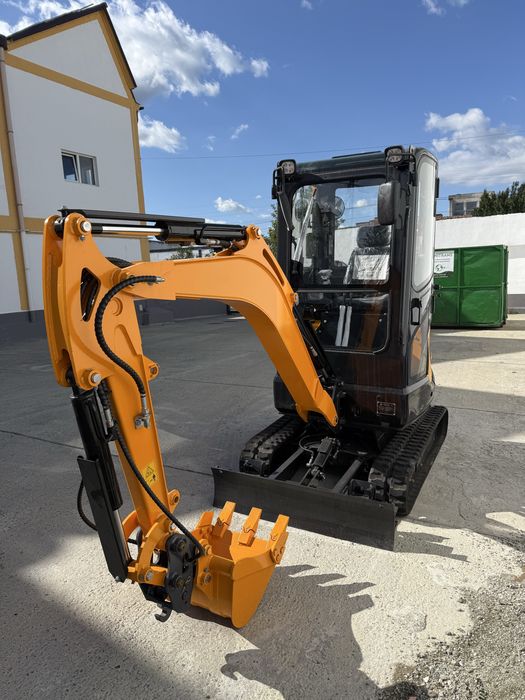 Vand Mini excavator - Motor Kubota - 2.5tone - 18kw - Fabricatie 2025!