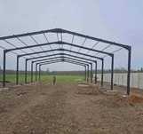 vând structură metalică 11 m deschiderea 30 m lungime cu 4 m la stâlp