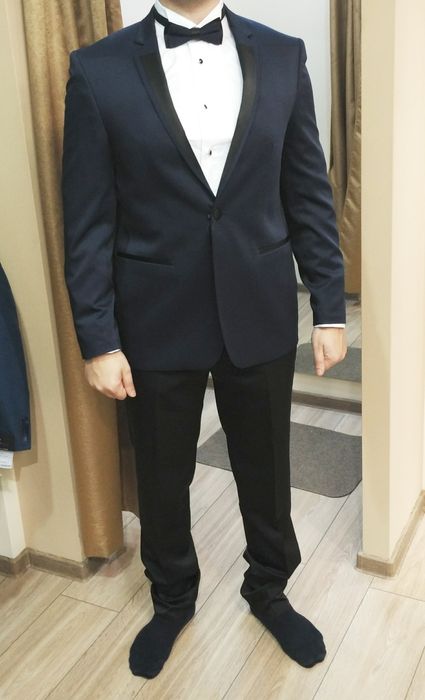 Vand costum,marime 52 (cred ca ar fi un L)