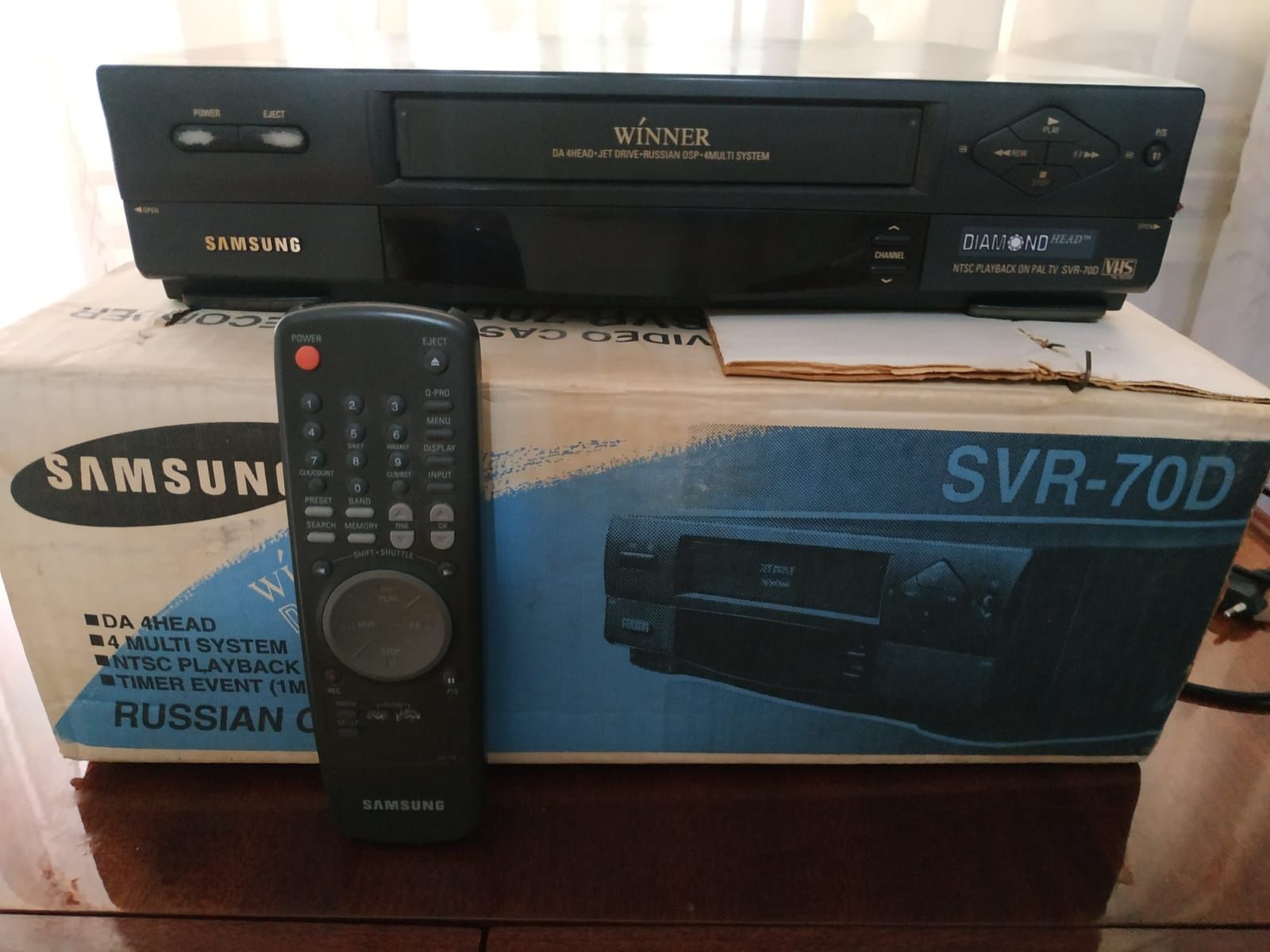 Видеомагнитофон Samsung SVR 70D.