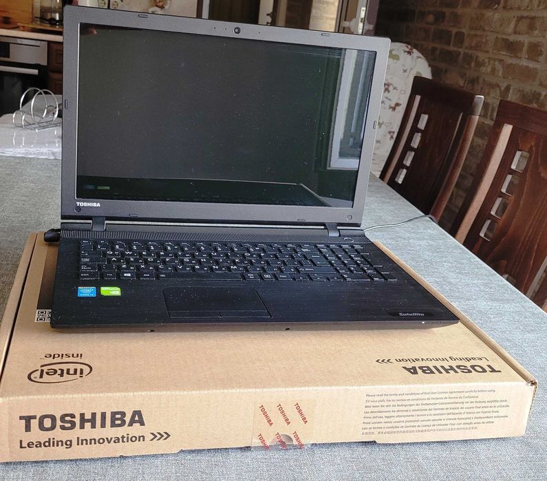 Лаптоп Тошиба/ Toshiba
