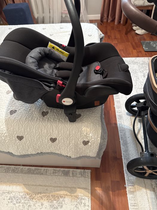 Продам коляску два в одном