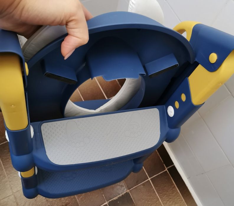 Чисто нова детска сгъваема седалка за тоалетна чиния - стълба.