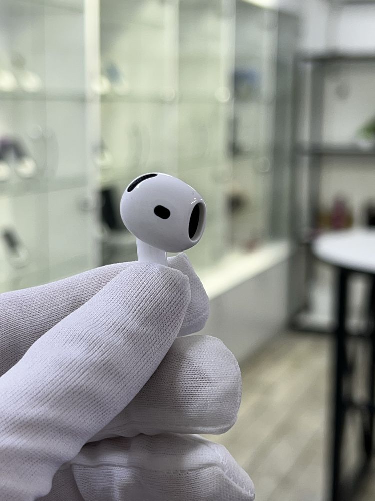 AirPods 4 series