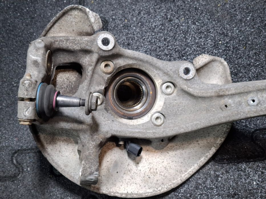 Fuzeta stanga fata AUDI A4 IV Avant 8K5, B8 2007 - 20152.0 TDI CAGA, C