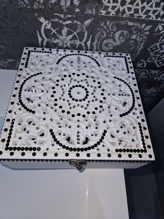 Ръчно правена кутия за бижута