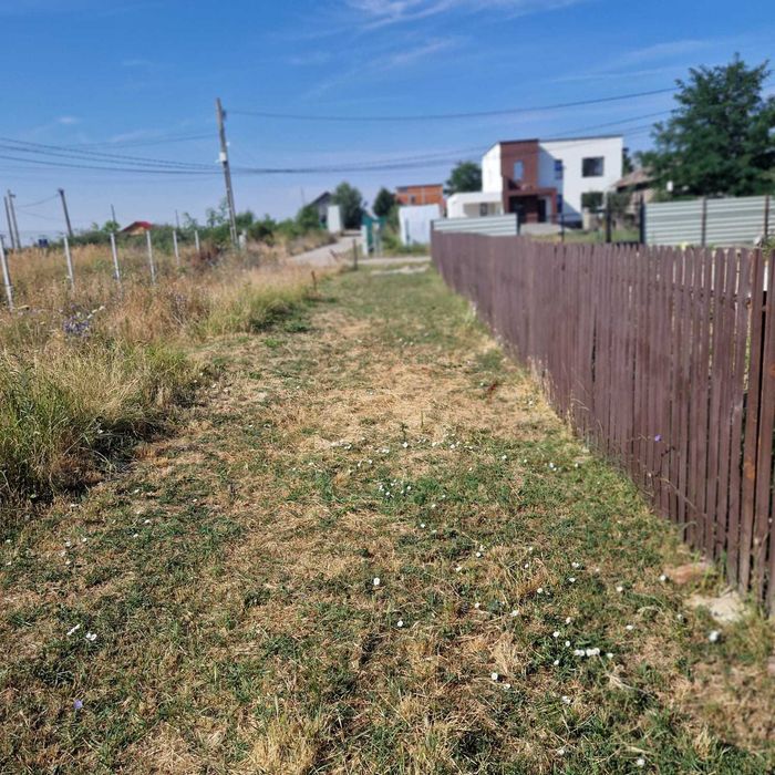 Vând teren in Bradu