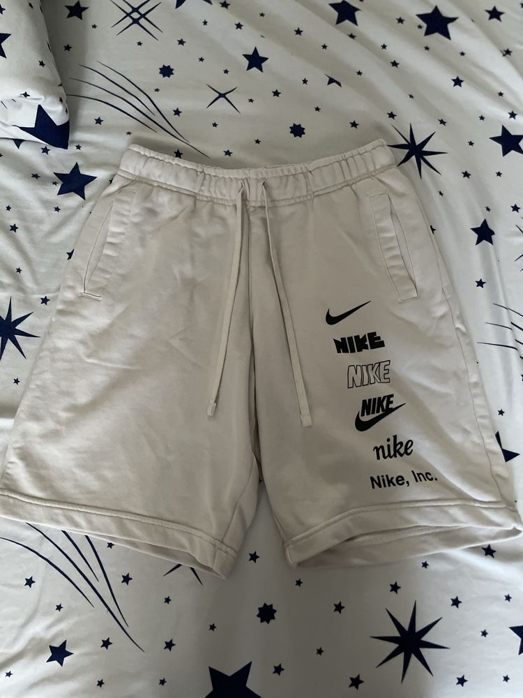 pantaloni scurti nike