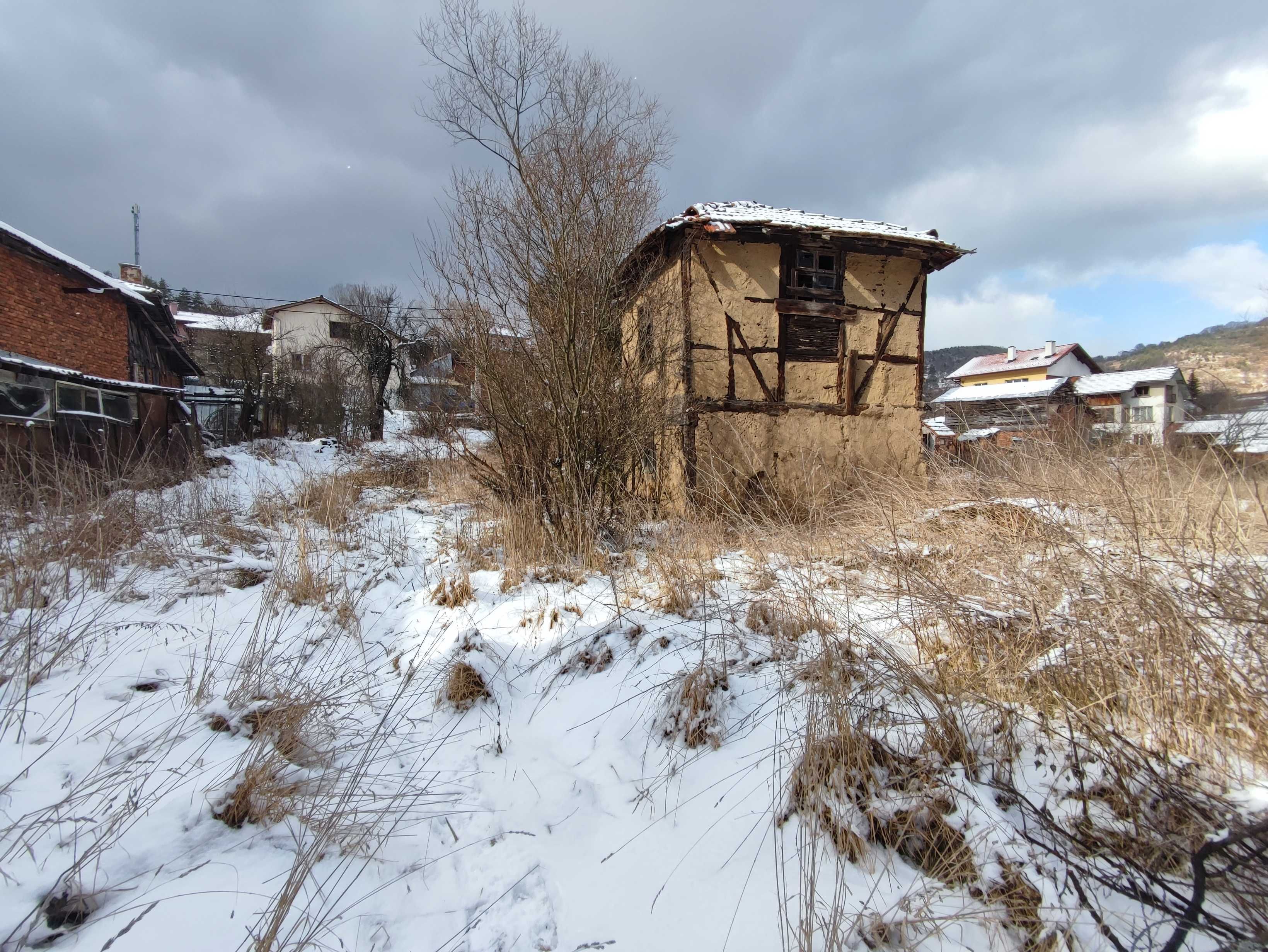 Парцел със стара къща в с.Клисура ( Самоков)