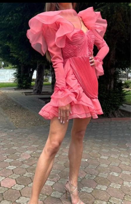 Rochii Asos impecabile