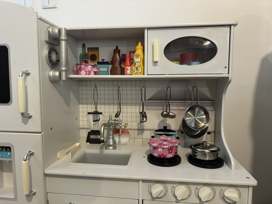 Голяма дървена кухня