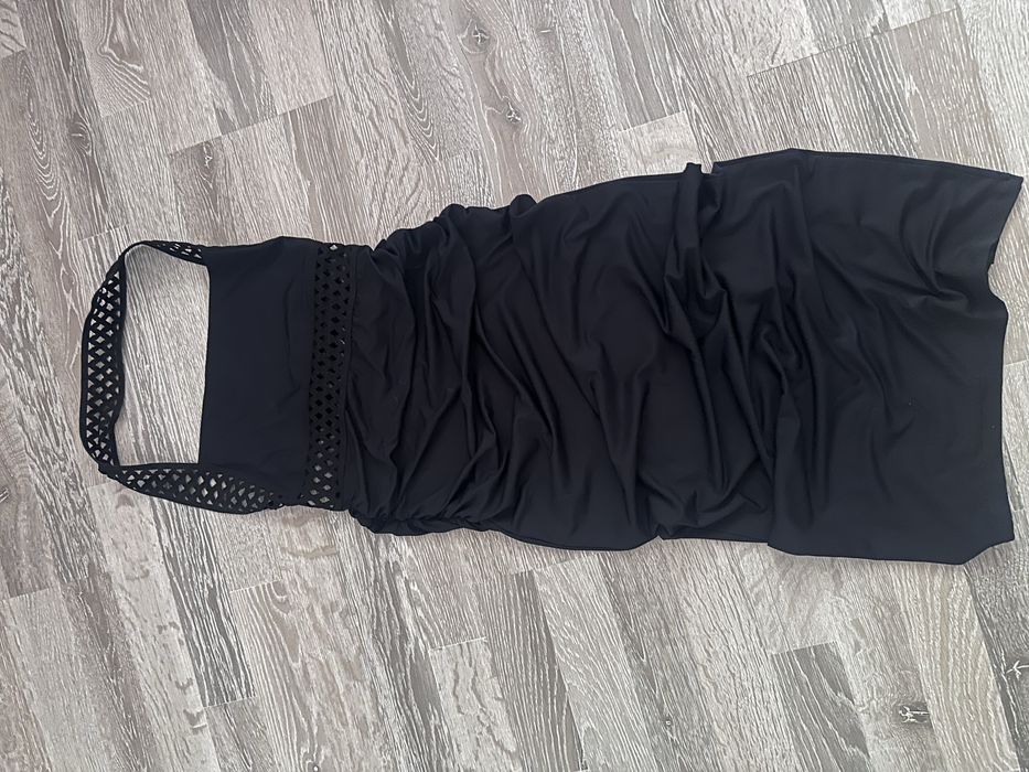 Рокля на марката Zara, S-размер