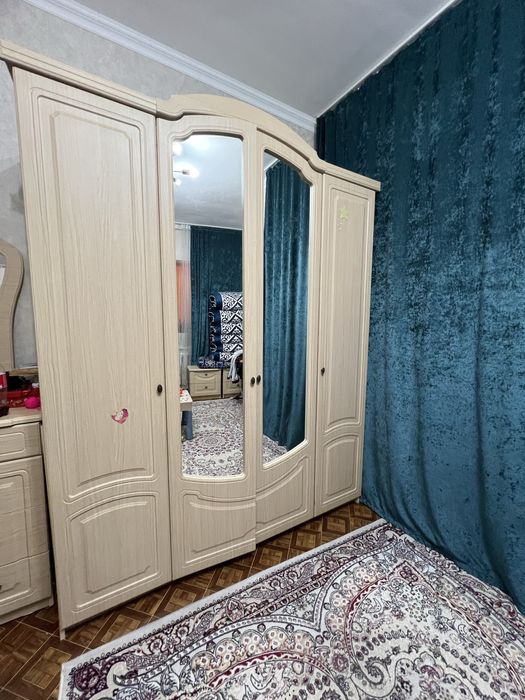 Продам Шкаф 4 дв с комодом