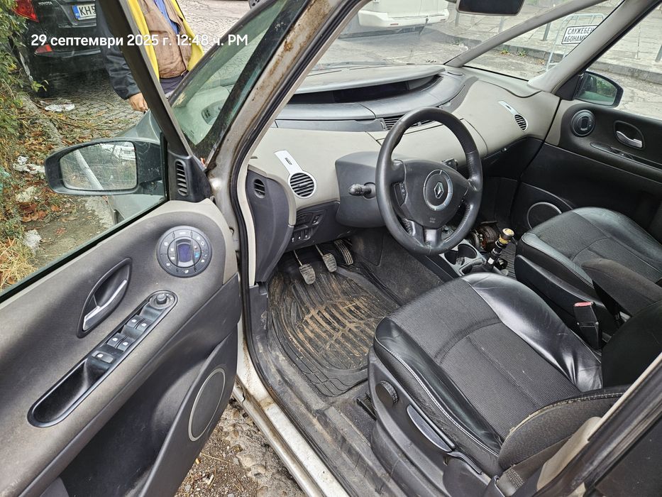 Renault GRAND ESPACE 1.9DCI на части или цяла в движение.