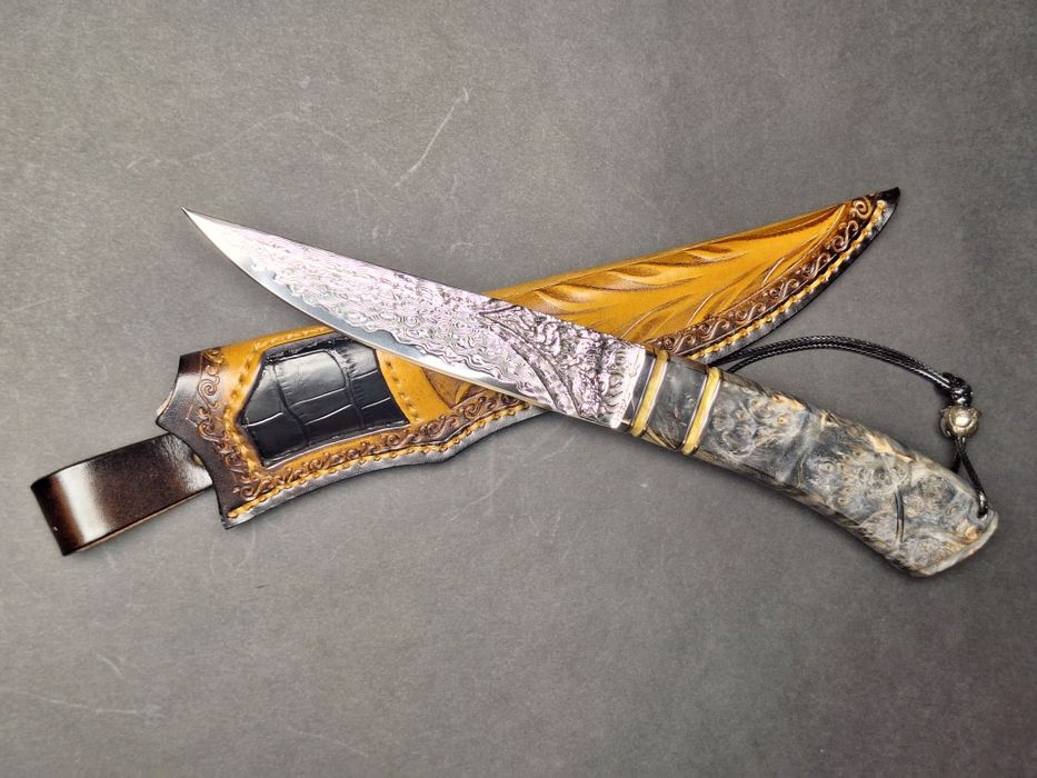 Японски ловен нож от дамаска стомана VG-10 (96 слоя) с кожена кания