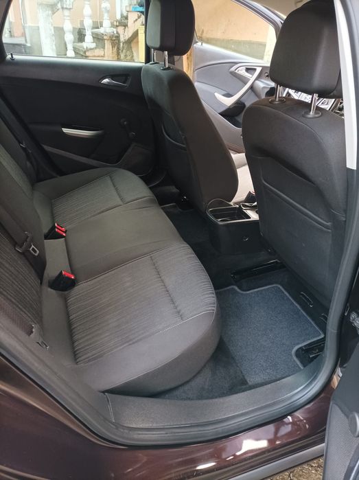 Opel Astra J 2012