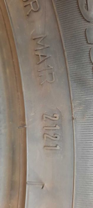 2 броя зимни гуми 215 55 17 дот20 FULDA като нови 7мм грайфер