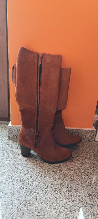 Cizme dama piele naturala întoarsă , mărimea 37 noi fără etichetă