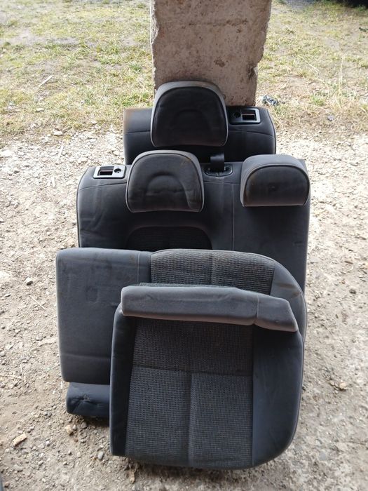 Vând bancheta +scaune Peugeot 407 2007