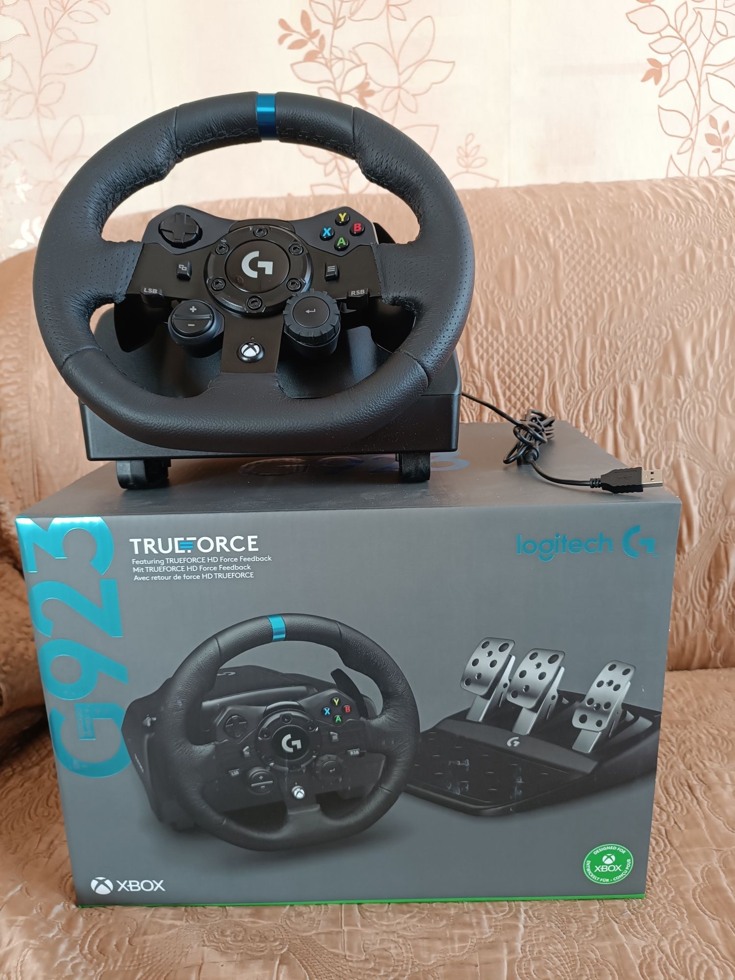 Игровой руль Logitech G923