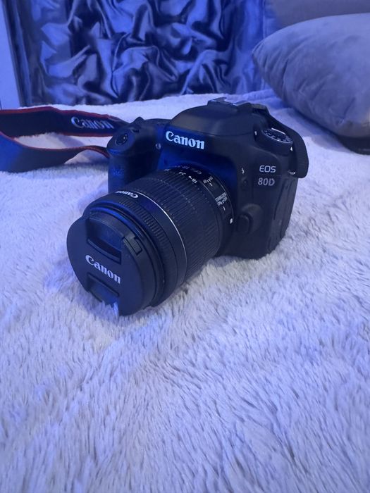 Canon EOS80D+Obiectiv 18-135mm IS STM