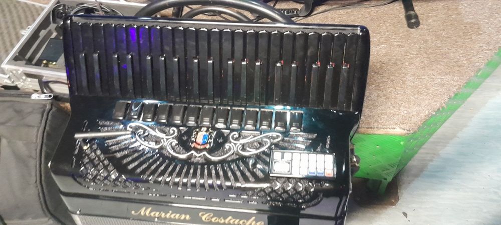 Vand schimb acordeon digital