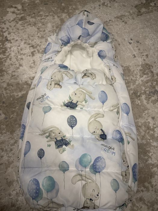 Продам конверт с комбинезоном, в отличном состоянии!