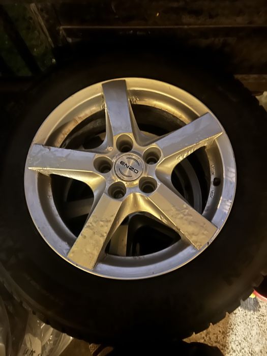 Зимни гуми с алуминиеви джанти 215/65R 16