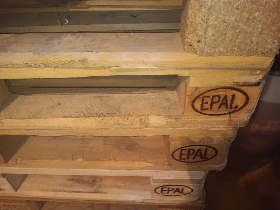 De vânzare paleți euro