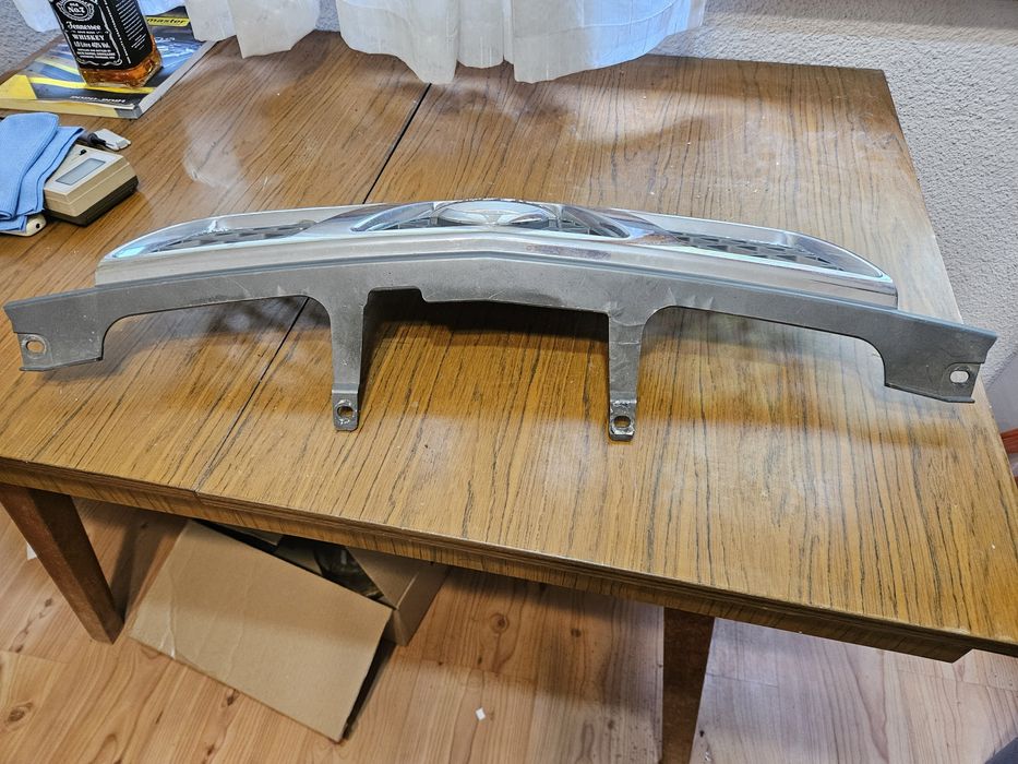 nissan X-trail T-30 предна маска за нисан решетка