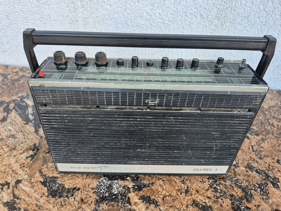 Radio receptor portabil Gloria 4,model RP-1524 - functional 

- radio