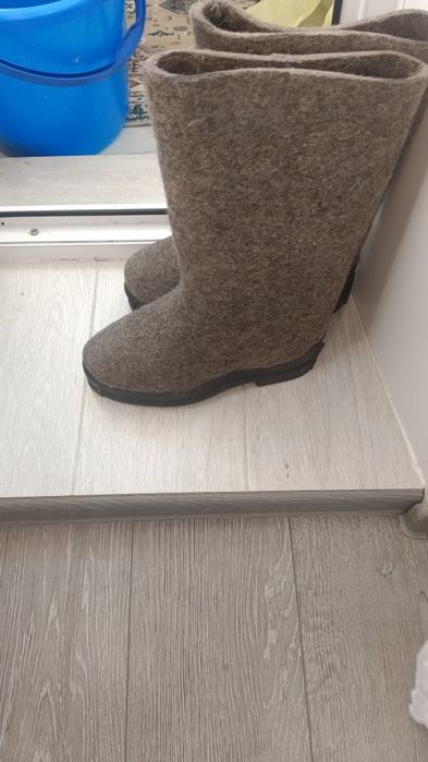 Продам зимний гудок с ватником и валенки за всё 15 тт