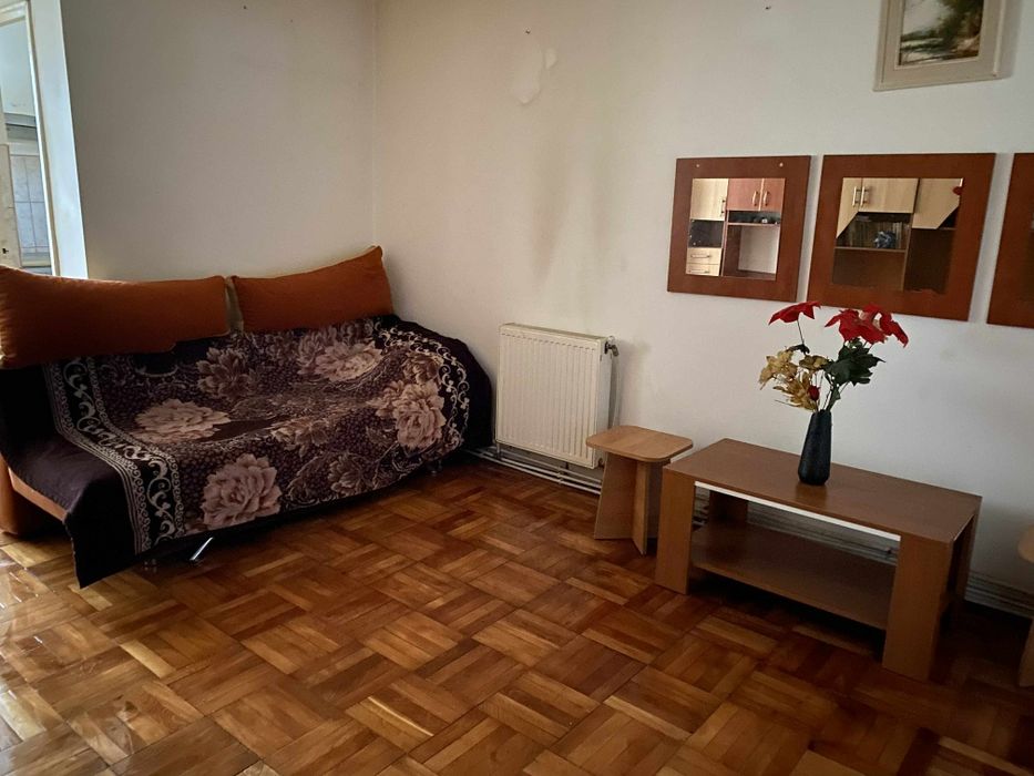 Vând garsonieră în Hunedoara, zona Micro4-Flacăra,