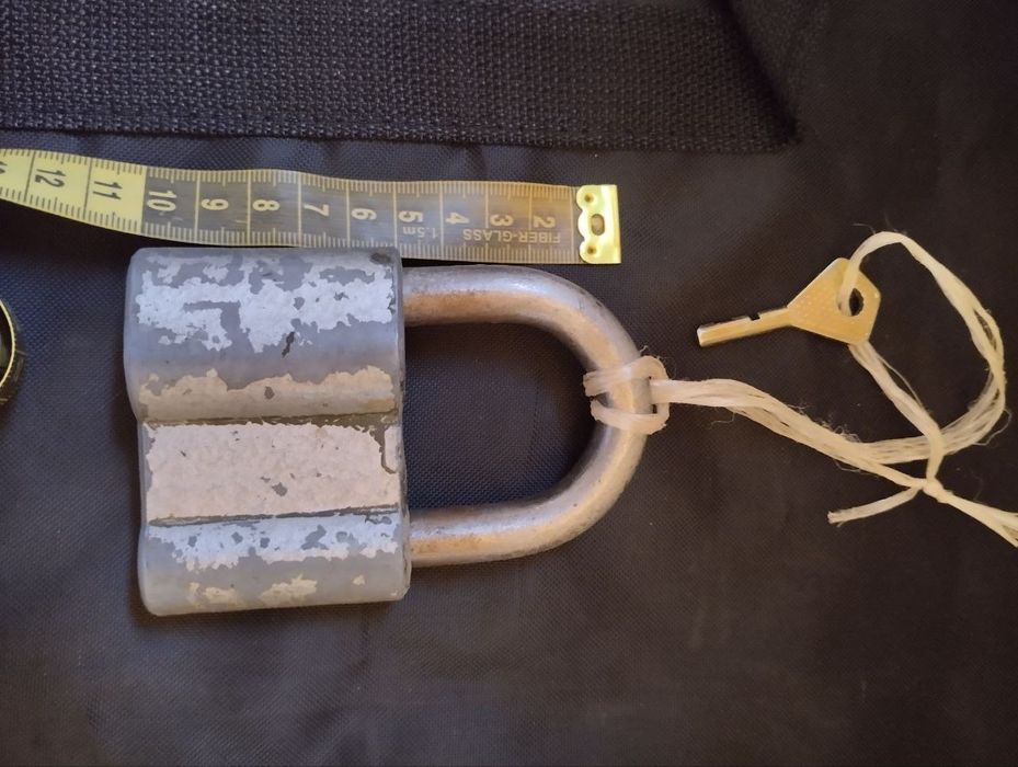 Замок навесной ( осма замок)