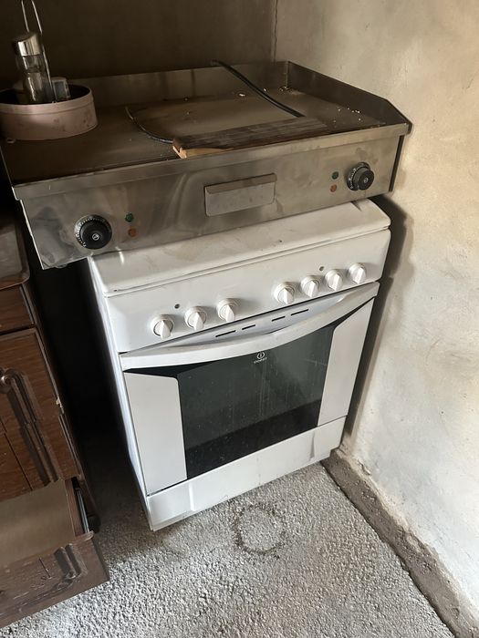 Газ плита продаю
