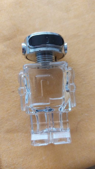 празна бутилка „Phantom“