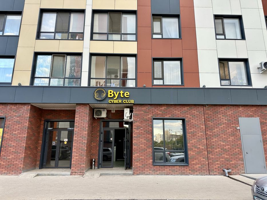 Продам Помещение 85 кв.м. в Густонаселенном Районе с Доходом !