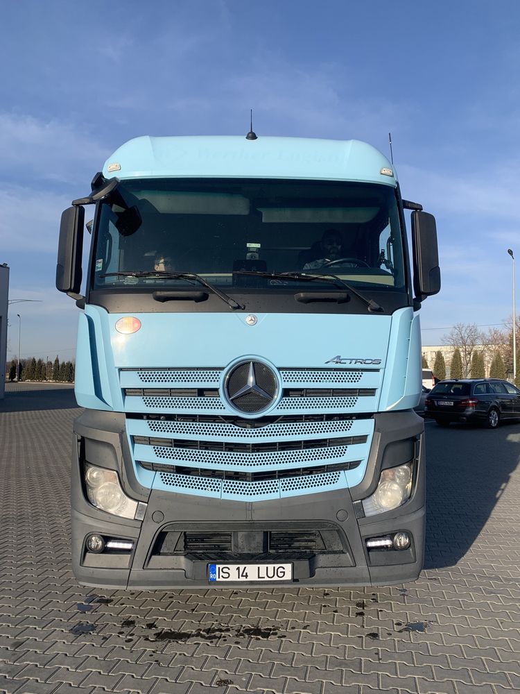 Mercedes Actros 1843